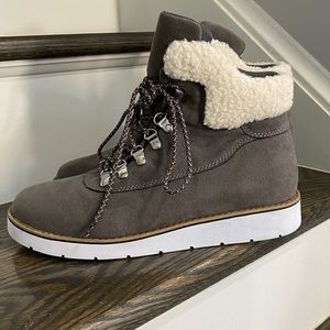 Esprit Wisdom Shoes Gray Color Boots Booties